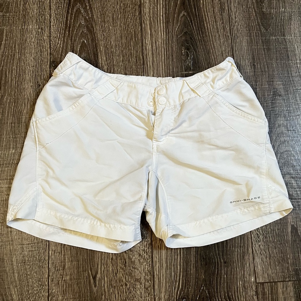 Columbia PFG white shorts 5”